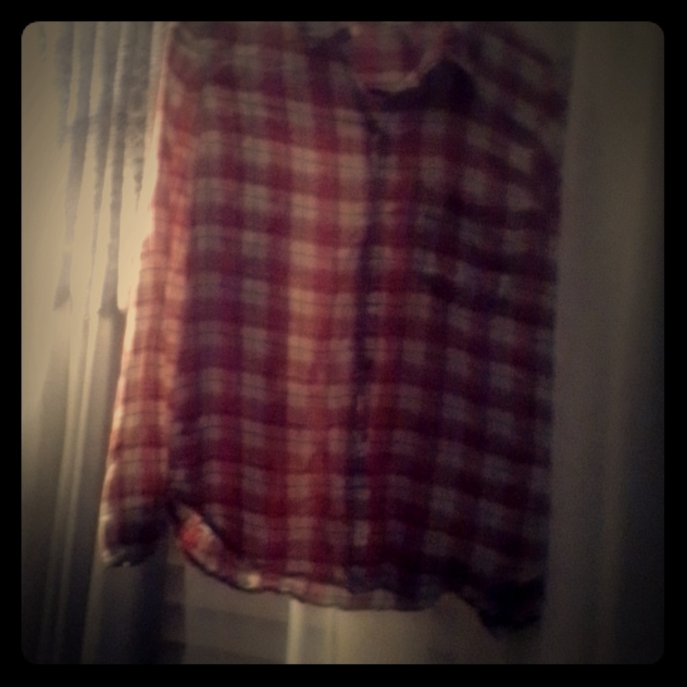 Plaid long sleeved shirt